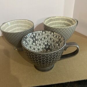 3 Signature Housewares Footed Ceramic Coffee Mugs Honeycomb/Triangle Pattern